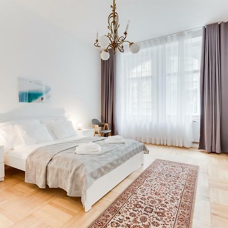 The Dancing House Residence, Two Bedroom Apartment With Balcony Near River! ปราก ภายนอก รูปภาพ