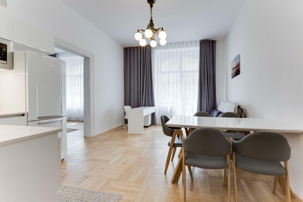The Dancing House Residence, Two Bedroom Apartment With Balcony Near River! ปราก ภายนอก รูปภาพ